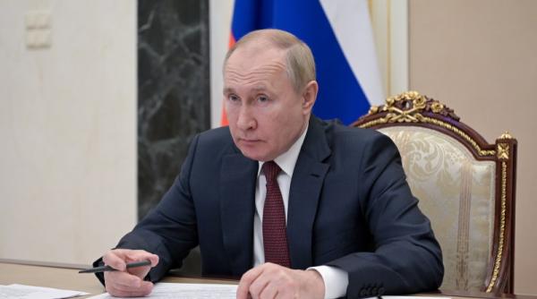 Vladimir Putin, mesaj ciudat către Occident, în discuția cu Macron: "Ați putea opri atrocitățile din Ucraina" 