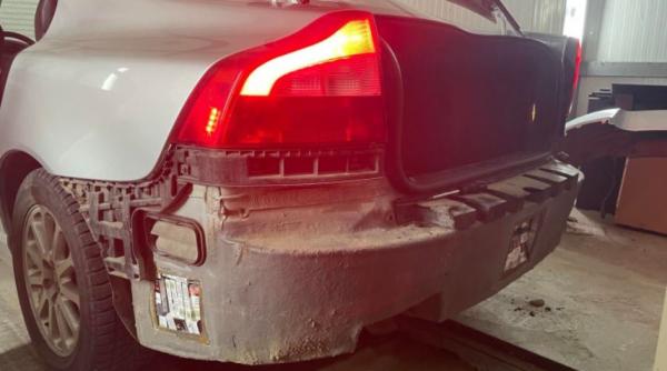 Automobil, oprit la frontieră. Șoferul care ascunsese o comoară în pereții mașinii a rămas pieton