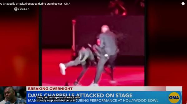 Dave Chappelle, atacat pe scena de la Hollywood 