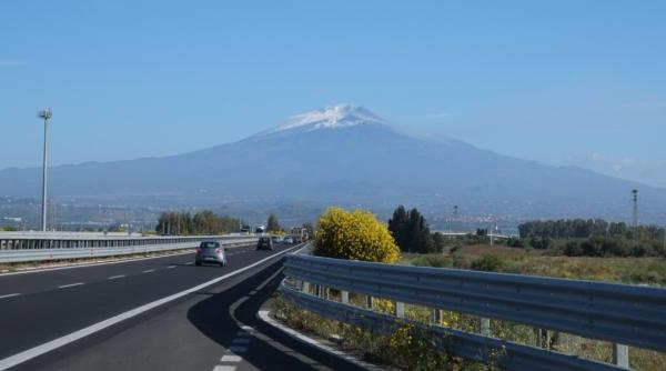 Italia - șoferii care așteaptă în trafic iși pot recupera banii din taxele de drum, chiar și 100%