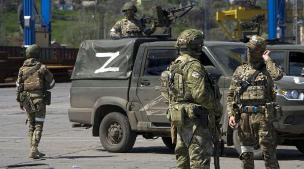 Ruşii vor să organizeze o ''paradă a prizonierilor'' la Mariupol, unde 2.000 de civili vor fi îmbrăcaţi în uniforme ucrainene