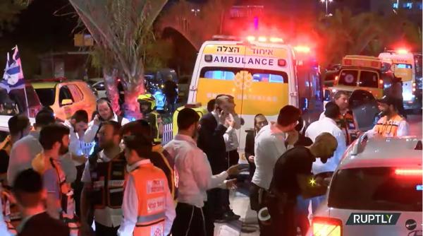 Căutările celor doi teroriștii de la Elad aflați în libertate continuă în Israel și Cisiordania. Autoritățile locale au ordonat locuitorilor să rămână în casă