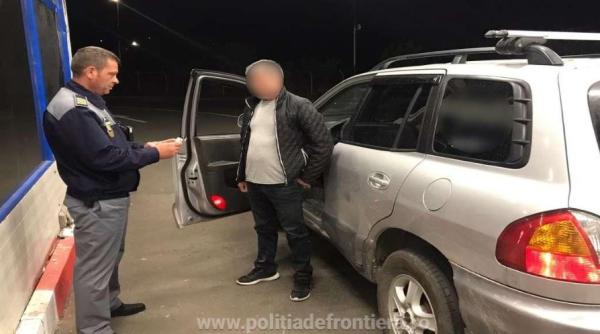 Un bărbat a vrut să înșele vigilența polițiștilor: le-a prezentat un permis de conducere fals la intrarea în țară
