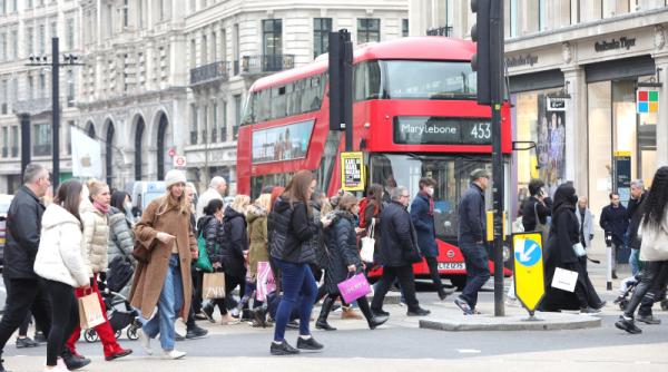 Milioane de britanici, nevoiţi să consume mai puţine alimente ca urmare a creşterii costului vieţii