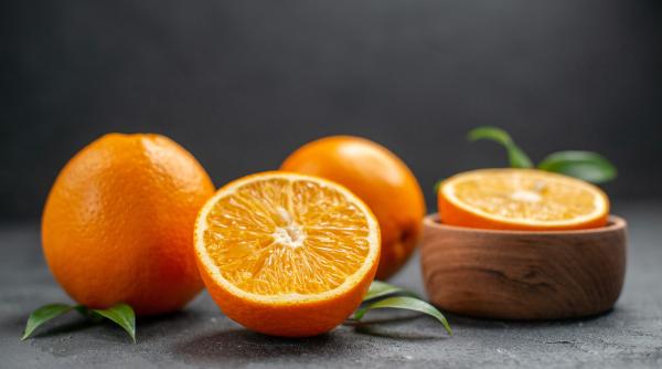 Nu mai arunca portocala stricată. Nici nu știai ce rezultat surprinzător are. Trucurile de care ai nevoie la curățarea locuinței