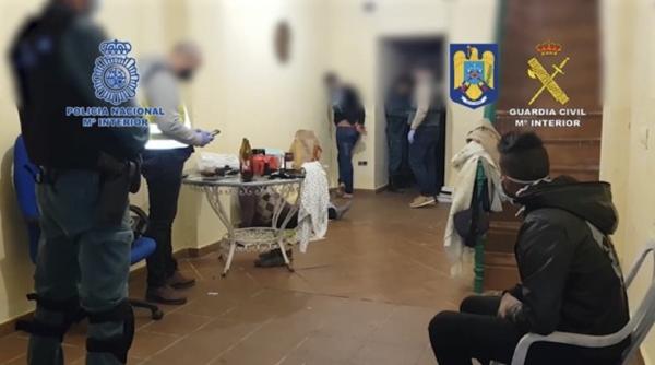 Spania. Muncitori români, exploatați de o familie de conaționali. Parchetul cere 110 ani de închisoare