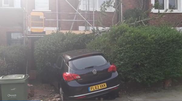 Un șofer a intrat cu mașina în casa lui Boris Johnson din sudul Londrei