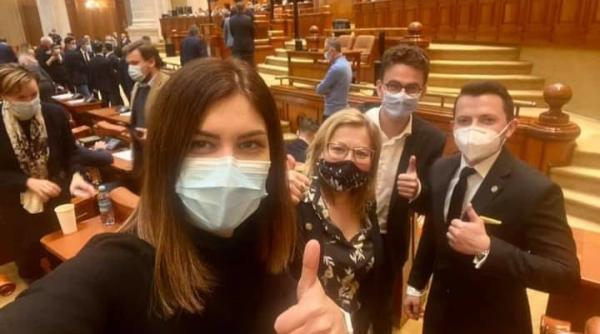 USR nu este de acord cu amenzi pentru "prețuri mărite nejustificat". Prună: "Guvernul va face prețurile din pix"