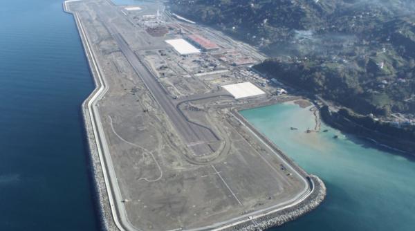 Aeroport modern, cu o suprafață de 3 milioane de metri pătrați, lângă Marea Neagră, inaugurat cu mare fast