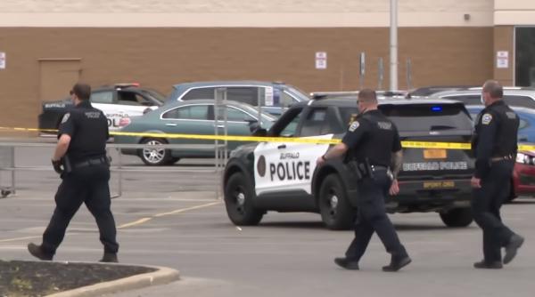 Atac armat într-un supermarket din Buffalo (New York), soldat cu cel puţin 10 morţi. Martor: "Pur și implu Iadul" - VIDEO