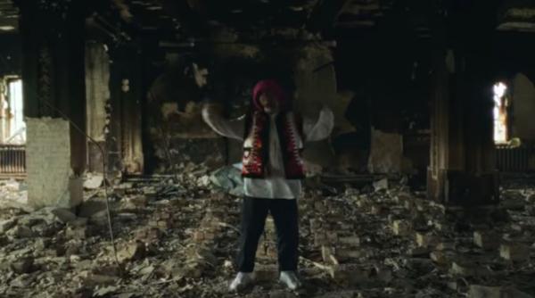 Trupa Kalush Orchestra, câștigătoarea Eurovision 2022, a lansat videoclipul piesei „Stefania”: imagini dure din orașele ucrainene, distruse de război