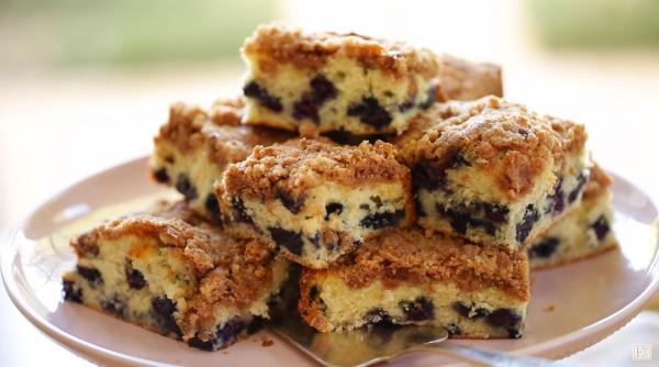 Tort de cafea și afine, fără zahăr. Un desert de vis pentru zilele călduroase de vară, perfect chiar și pentru diabetici