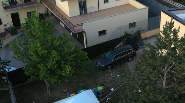 Italia. O mașină a intrat în curtea unei grădinițe: Un copil a murit, alți cinci au fost grav răniți, printre care și o fetiță româncă de 4 ani - VIDEO