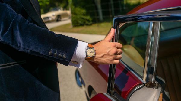 Un turist britanic, aflat în plimbare în Franța a fost jefuit. Hoțul i-a fuart ceasul elvețian de 234.000 de lire sterline chiar de la mână