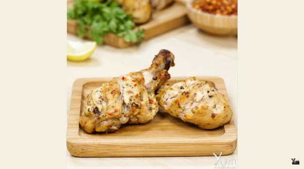 Pui marinat cu iaurt în stil oriental. Carnea va fi atât de fragedă și aromată încât ți se va topi în gură