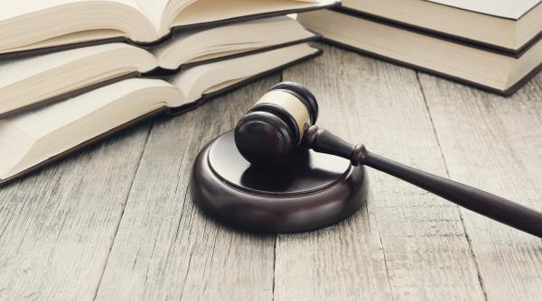 Germania. Doi români, acuzați că ar fi sechestrat și violat o tânără timp de mai multe zile, achitați