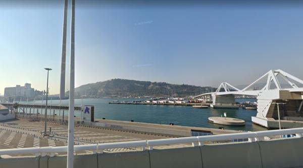 Marinar român, mort în portul Barcelona, în timpul unei manevre de încărcare. Un șofer a fost reținut