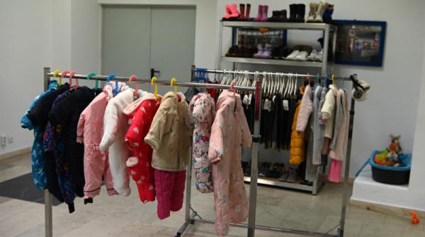 România primește refugiații ucraineni, dați afară de bulgari din hoteluri - VIDEO