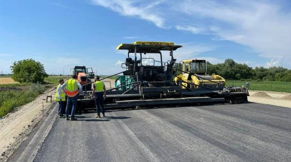 S-au turnat primii metri de asfalt pe noua A0, Autostrada Bucureștiului 