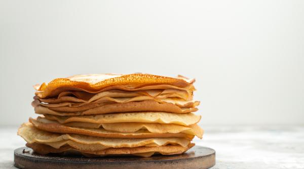 Clătite super ușor de făcut și foarte pufoase, gata în 10 min! Această rețetă te salvează oricând