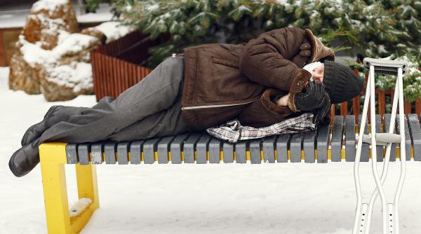 Spania. Român, exploatat de conaționali: Forțat să cerșească 15 ore pe zi, fără apă sau mâncare, iar mai apoi vândut pe 400 de euro