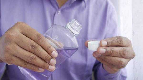 Șapte lucruri neașteptate pe care le poți face cu apa de gură! Încearcă și nu vei regreta 