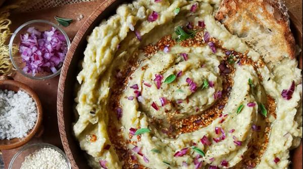 Așa faci cea mai tare salată de vinete - Cu siguranță o vei mânca cu bucurie de copil!