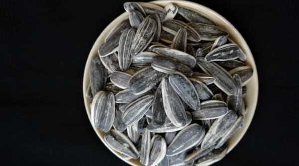 Alertă la Lidl: Semințe posibil contaminate cu Salmonella, retrase de la raft