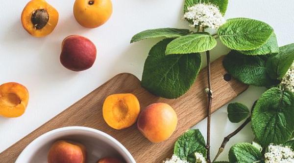 Brioșe cu caise, cu miros de vară: se fac ușor și au mai puțin de 100 de calorii  