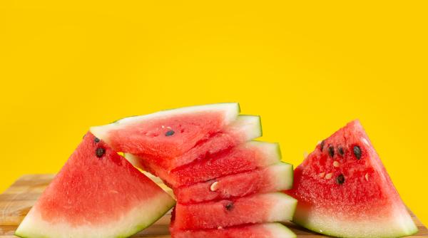 Nu mai arunca coaja de pepene verde! Trucuri uimitoare pe care le poți face cu acest deșeu