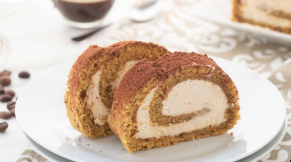 Ruladă cu cafea - un desert genial de vară. Încă o felie? DA, vă rog!