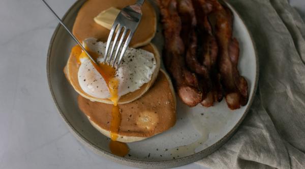 Oul poșat perfect: 3 moduri de a face un mic dejun delicios și sănătos