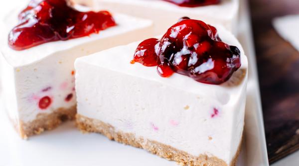 Fără făină și cuptor! Ai cireșe si cremă de brânză? Gătește un super desert!