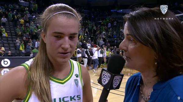 Sabrina Ionescu face istorie în campionatul de baschet american