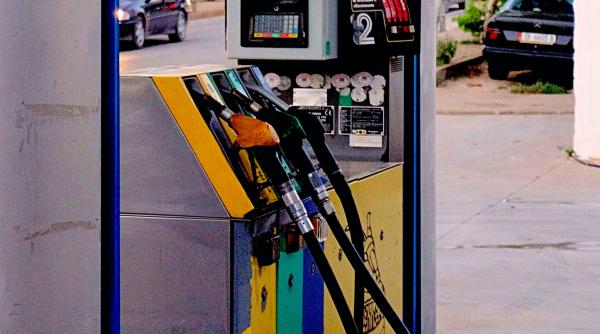 Comisia Europeană acuză Ungaria că discriminează la pompă străinii. Ungurii plătesc 479 de forinți litrul, în timp ce restul dau dublu