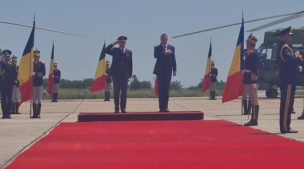 Regele Belgiei, primit de preşedintele Iohannis la Baza Kogălniceanu