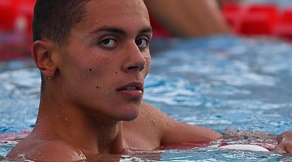 David Popovici e campion mondial. Românul de 17 ani a câștigat medalia de aur la 200 m liber