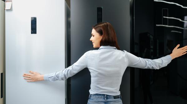 Grecii își pot cumpăra frigidere și aparate de aer condiționat noi pentru a reduce factura: Subvenție cuprinsă între 30% și 50% 