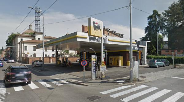 Italia prelungește măsura privind reducerea cu 0,30 euro a preţului carburanţilor