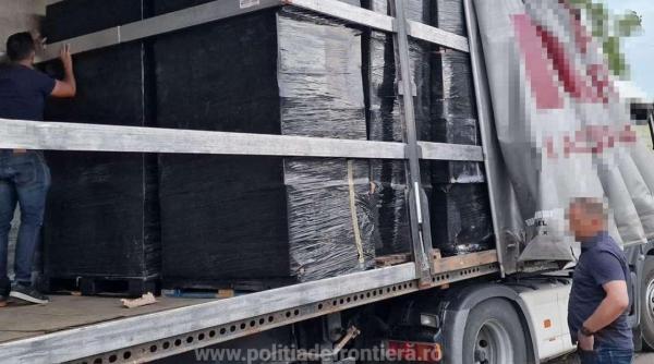 Captura polițiștilor de frontieră: Ţigări de contrabandă, de peste 11 milioane de lei, descoperite într-un camion