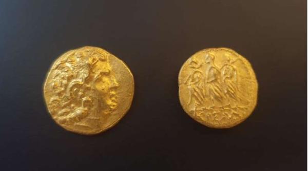 Două monede antice de aur revin în România. Piesele au fost recuperate în Regatul Unit  