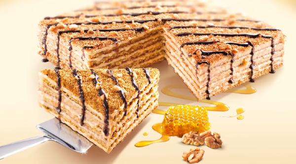 Tort Marlenka - un desert delicios cu miere, cremă de caramel și vanilie. Rețeta originară din Cehia este foarte ușoară