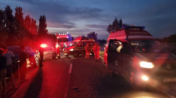 Accident grav de microbuz: 12 persoane, rănite 