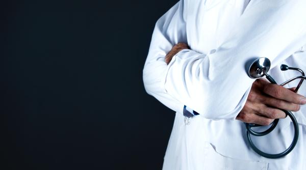 Bărbații se grăbesc să își facă vasectomii după ce avortul a fost interzis. Urolog: Primesc până la 18 cereri pe zi