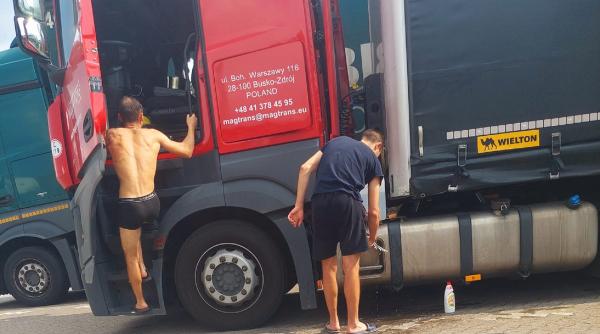 Germania. Un șofer român de TIR, întâlnire emoționantă cu doi transportatori ucraineni: „Mi s-a făcut pielea de găină, nu am știut ce să răspund”