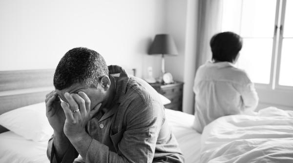 Plecat la muncă în Anglia, un român a aflat după câteva luni că e divorțat, iar fosta soție s-a și recăsătorit 