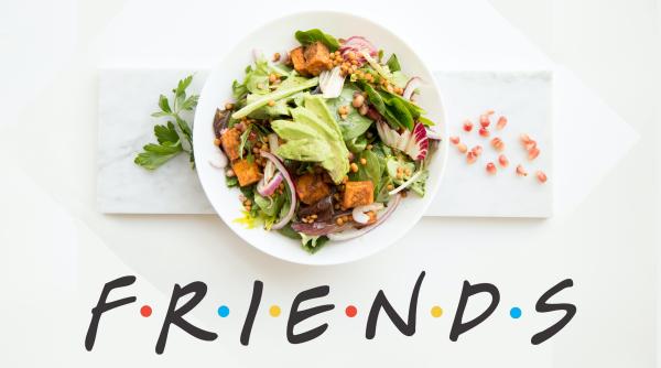 Salata celebră pe care au mâncat-o timp de 10 ani, actrițele din serialul Friends. Iată faimoasa rețetă