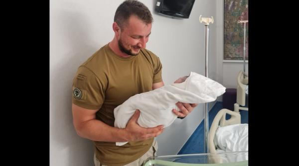 Marian Godină a devenit tată. Ce nume a ales pentru fetița sa