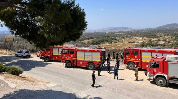 Grecia. Incendiu masiv de vegetaţie: un întreg oraş din nordul Atenei a fost evacuat. Pompieri români trimiși în ajutor