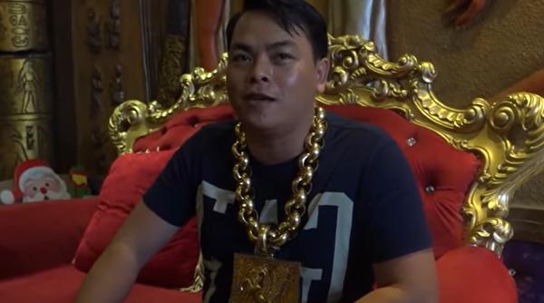 Spania. Turiștii beți, salvați de la înec, vor fi taxați; cocalarii cu lanțuri groase la gât, interziși în restaurante